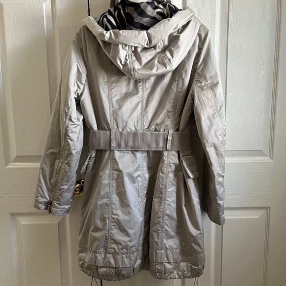 Airfield Winter Coat - matte satin light grey - size Medium - Picture 5 of 17